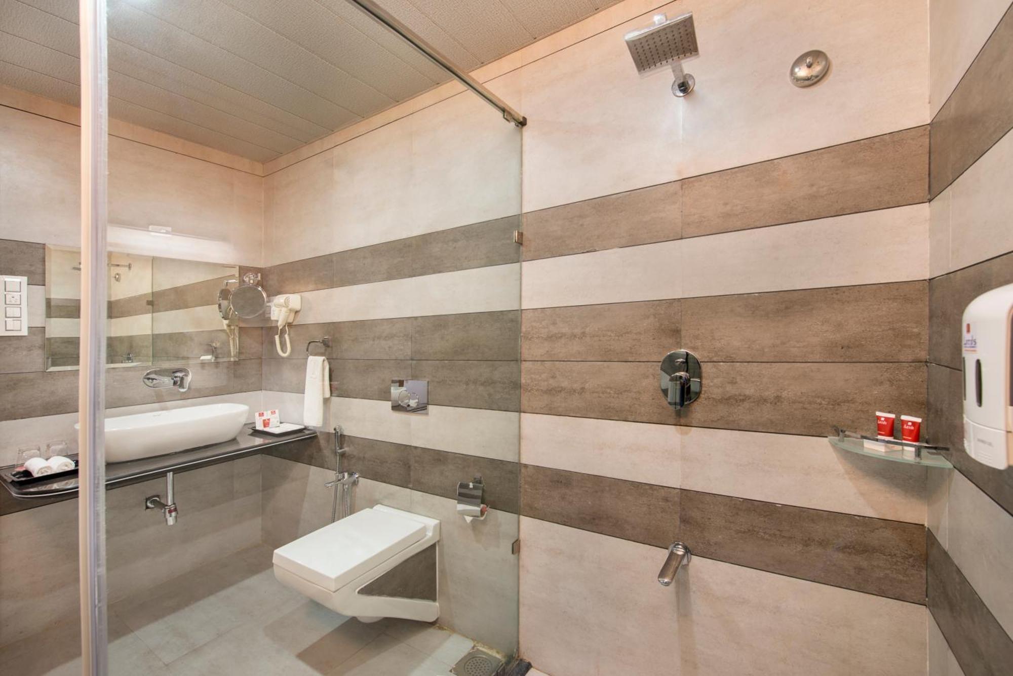 Lords Eco Inn Morbi Room photo